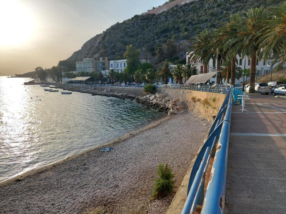 Marina'S Apartments Loutraki  Bagian luar foto