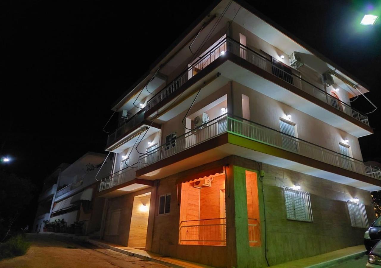 Marina'S Apartments Loutraki  Bagian luar foto